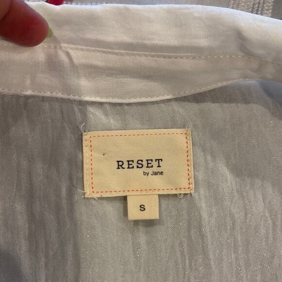 Reset by Jane NWOT Elegant White Bell Sleeve Blouse with Notched Collar - Picture 8 of 12